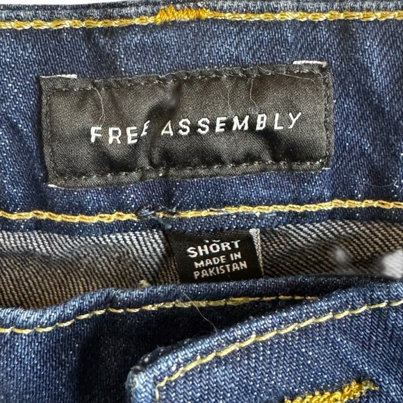 NWT Free Assembly Denim jeans the full wide straight size 10 short - Picture 3 of 8